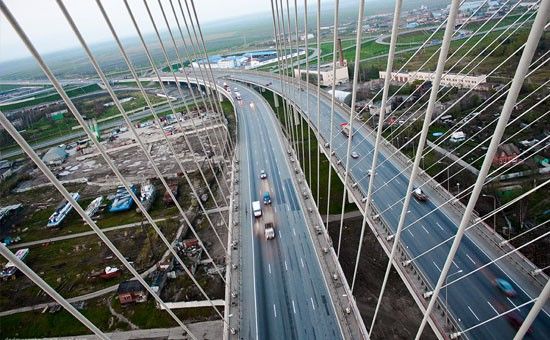 Поездка через Вантовый мост СПб